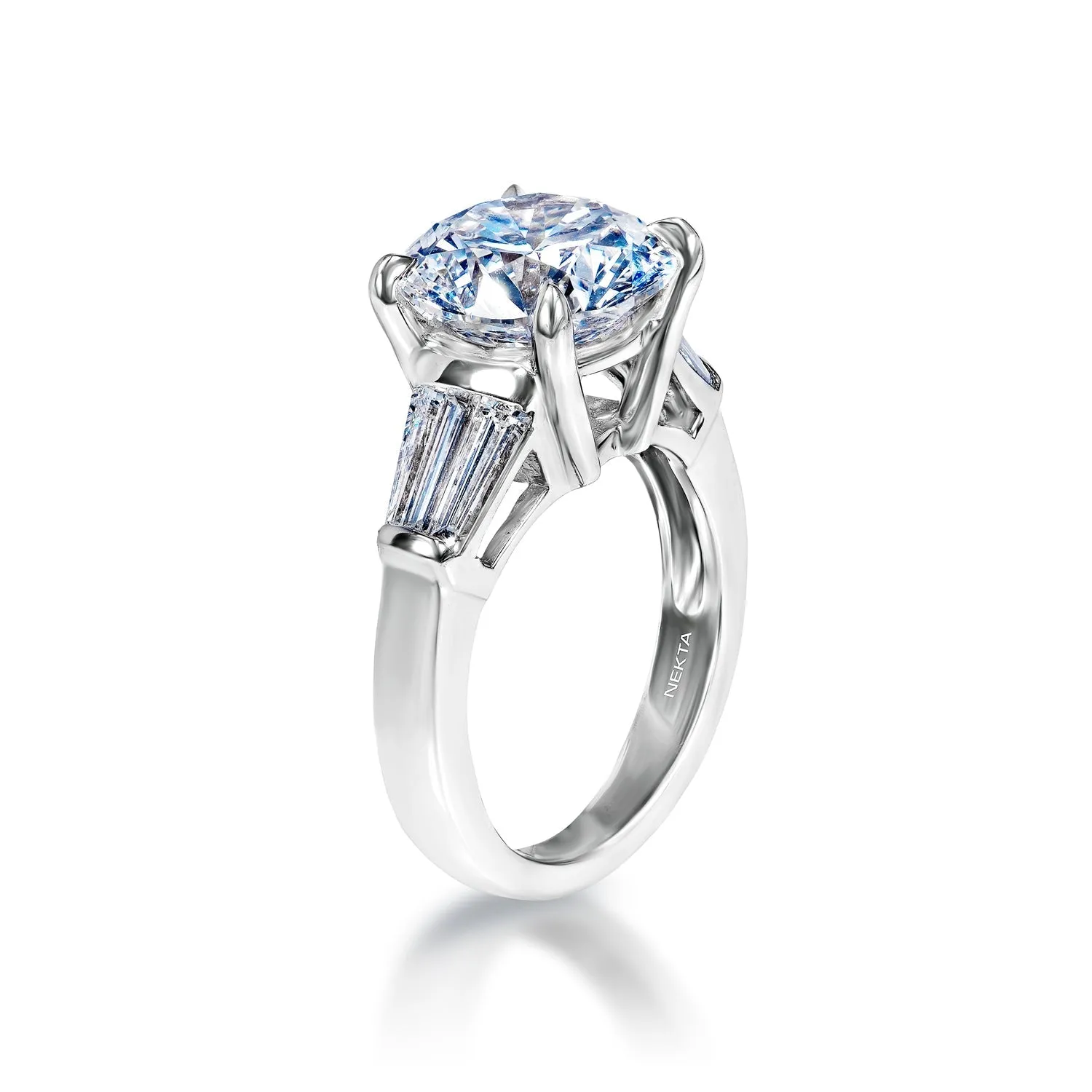 Alanna 6 Carats E VS1 Round Brilliant Diamond Engagement Ring in Platinum