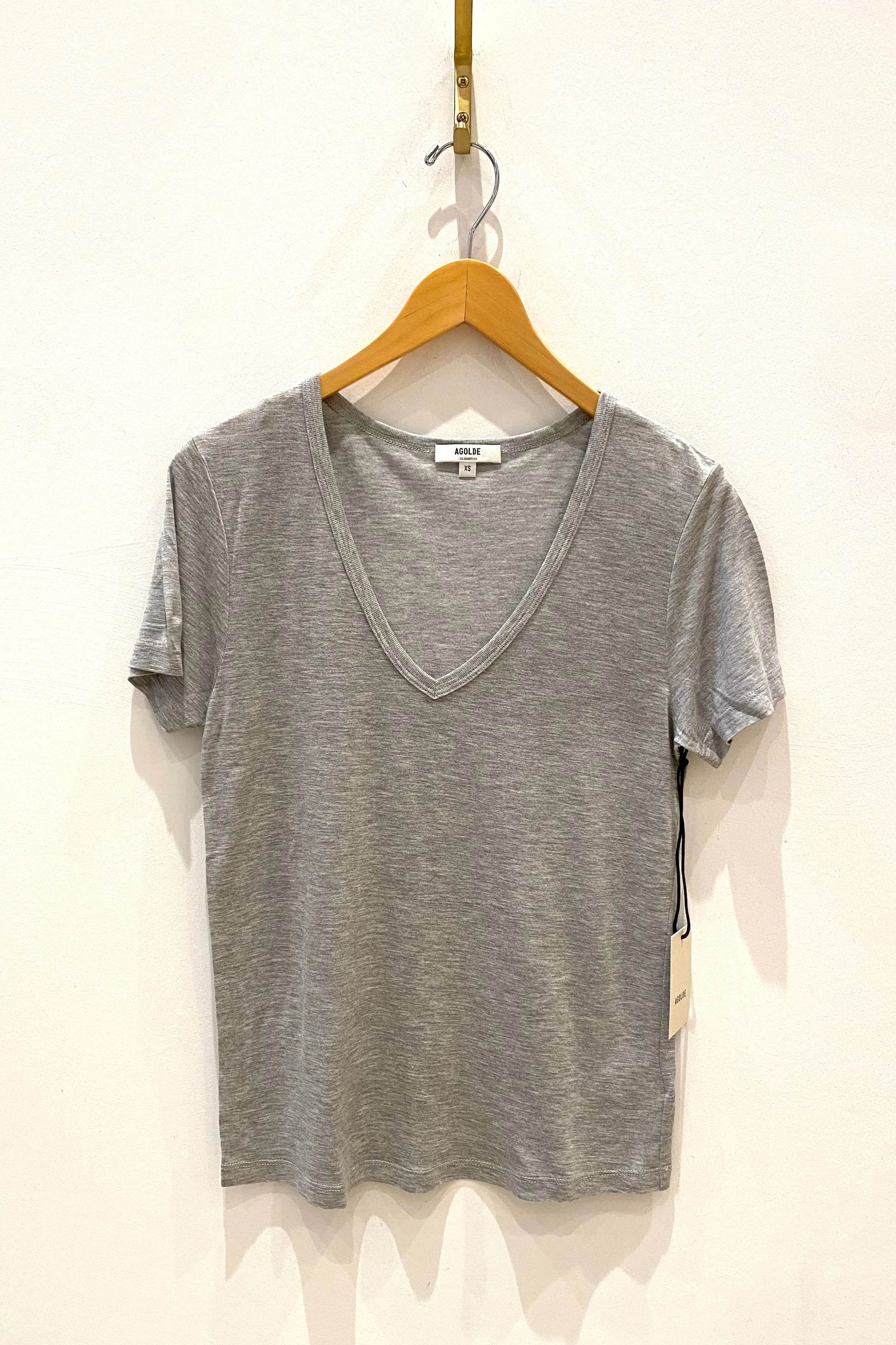 CAMERON V NECK TEE