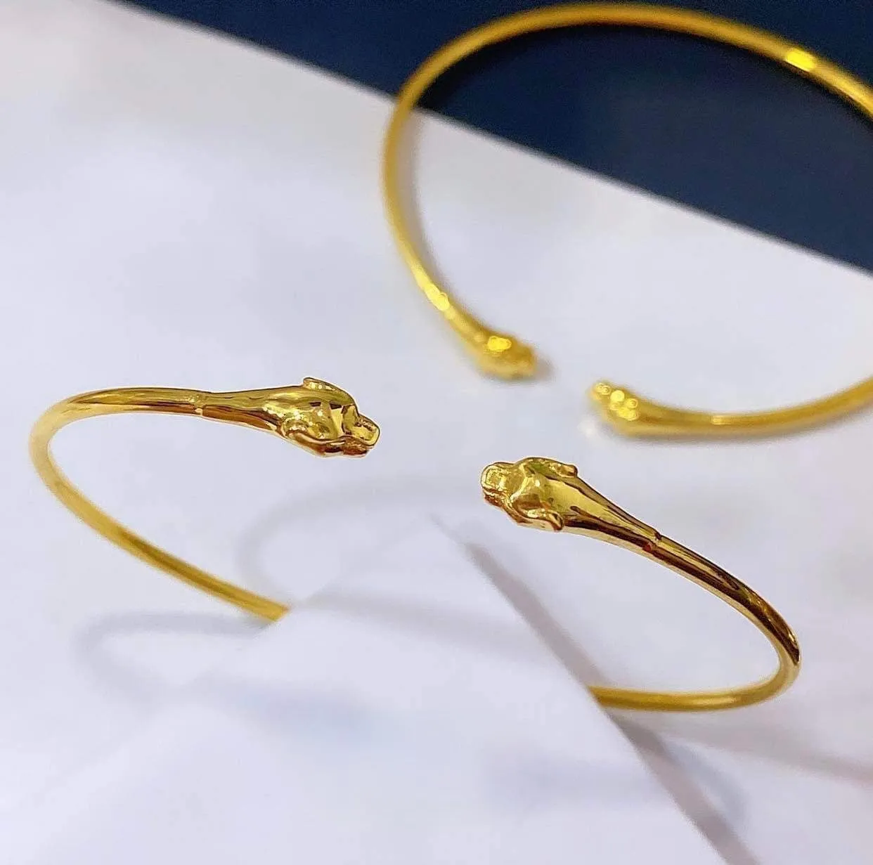 Panther Bangle 18K Gold